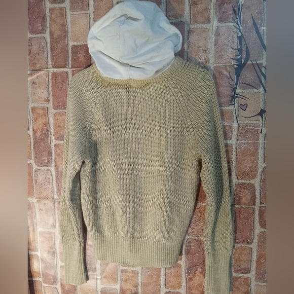 Pre-Owned Hooded Sweater * Wear pics for reference * - Picture 3 of 4